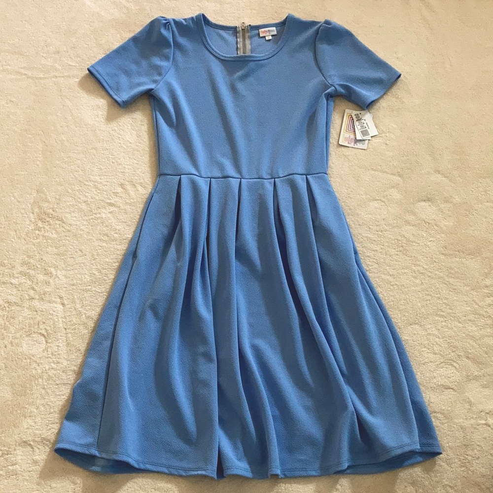 LuLaRoe Amelia - M - Cinderella blue - NWT